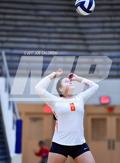 Thumbnail 3 in Burbank vs Lanier [Sidney] photogallery.
