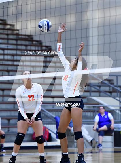 Thumbnail 1 in Burbank vs Lanier [Sidney] photogallery.