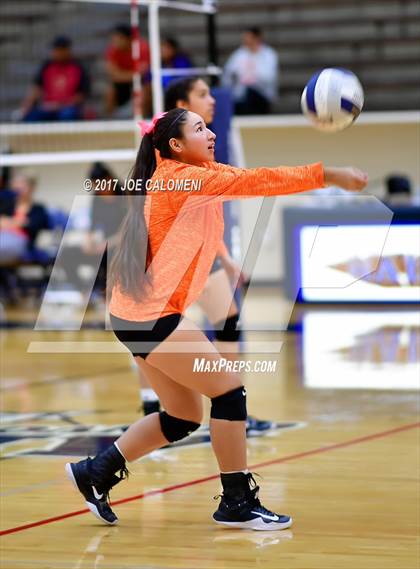 Thumbnail 1 in Burbank vs Lanier [Sidney] photogallery.