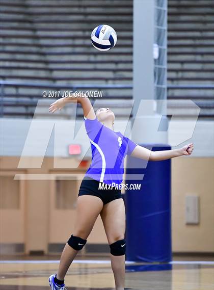 Thumbnail 1 in Burbank vs Lanier [Sidney] photogallery.