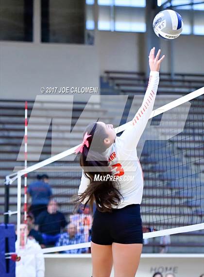 Thumbnail 1 in Burbank vs Lanier [Sidney] photogallery.