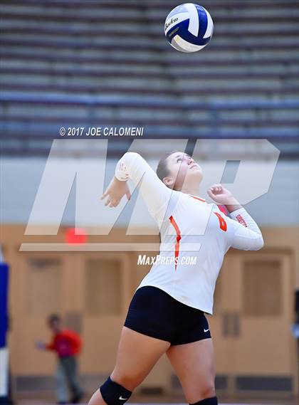Thumbnail 2 in Burbank vs Lanier [Sidney] photogallery.