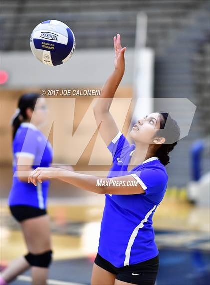 Thumbnail 3 in Burbank vs Lanier [Sidney] photogallery.