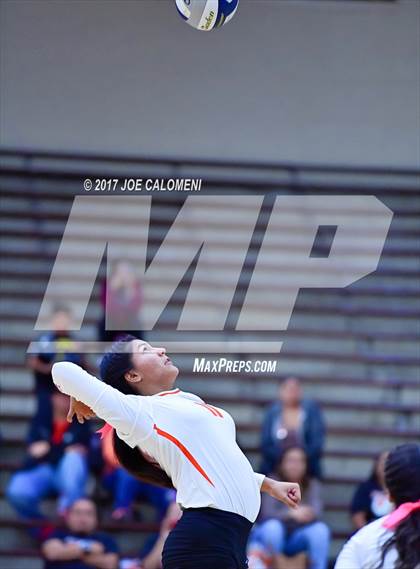 Thumbnail 2 in Burbank vs Lanier [Sidney] photogallery.