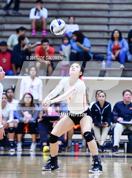 Thumbnail 1 in Burbank vs Lanier [Sidney] photogallery.