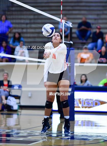 Thumbnail 3 in Burbank vs Lanier [Sidney] photogallery.