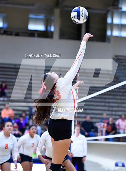 Thumbnail 3 in Burbank vs Lanier [Sidney] photogallery.