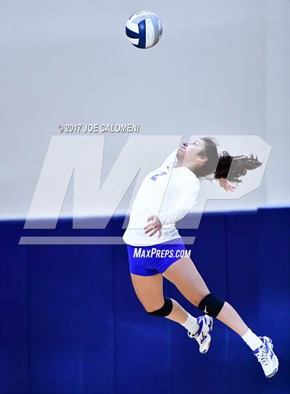 Thumbnail 1 in Burbank vs Lanier [Sidney] photogallery.