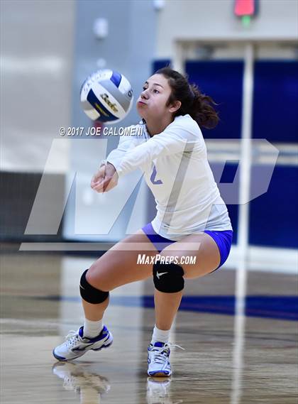 Thumbnail 1 in Burbank vs Lanier [Sidney] photogallery.