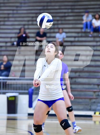 Thumbnail 2 in Burbank vs Lanier [Sidney] photogallery.