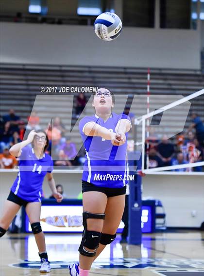 Thumbnail 3 in Burbank vs Lanier [Sidney] photogallery.