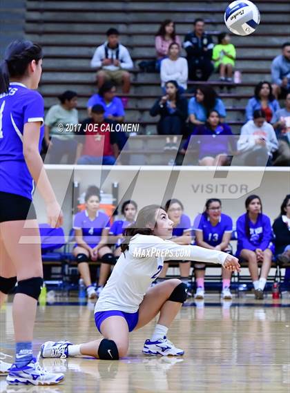 Thumbnail 1 in Burbank vs Lanier [Sidney] photogallery.