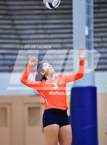 Thumbnail 2 in Burbank vs Lanier [Sidney] photogallery.