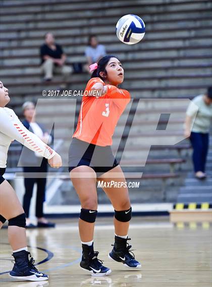 Thumbnail 2 in Burbank vs Lanier [Sidney] photogallery.