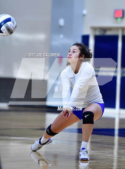 Thumbnail 3 in Burbank vs Lanier [Sidney] photogallery.