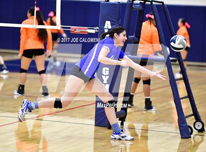 Thumbnail 2 in Burbank vs Lanier [Sidney] photogallery.