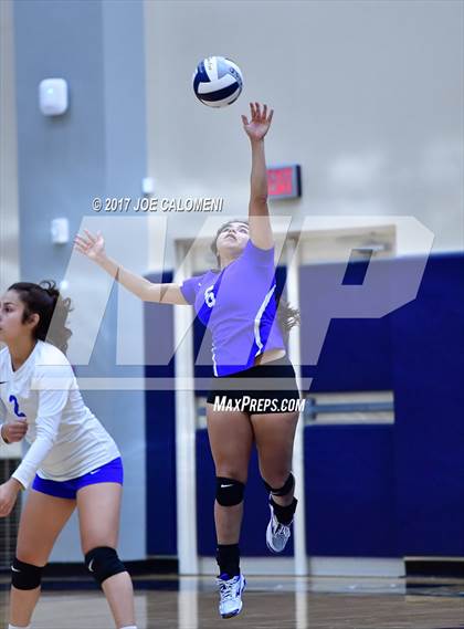 Thumbnail 1 in Burbank vs Lanier [Sidney] photogallery.