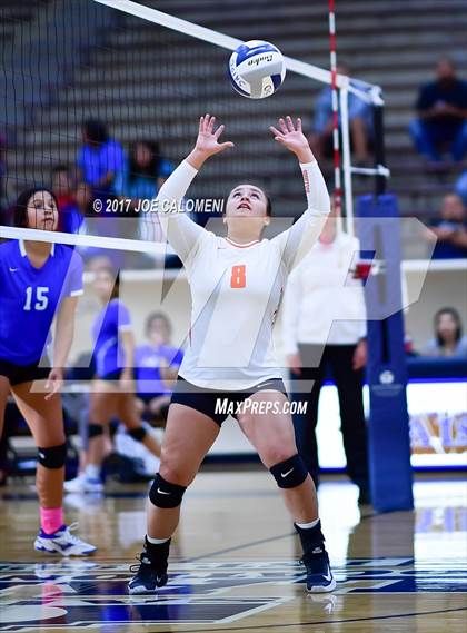 Thumbnail 2 in Burbank vs Lanier [Sidney] photogallery.