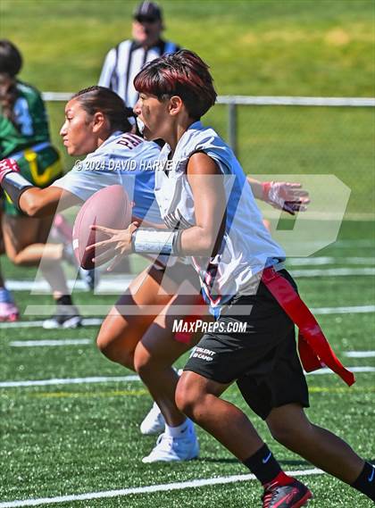 Thumbnail 3 in Pomona vs Bear Creek photogallery.