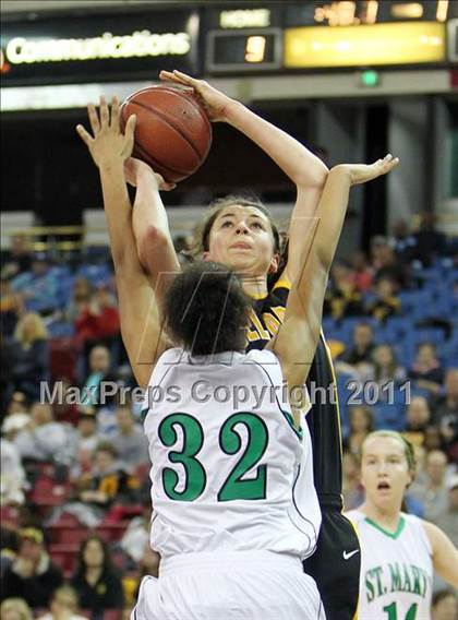 Thumbnail 3 in St. Mary's vs. Del Oro (CIF NorCal D2 Regional Final) photogallery.