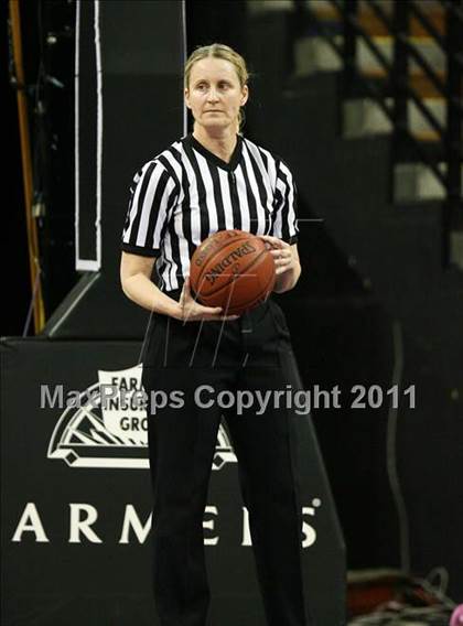 Thumbnail 2 in St. Mary's vs. Del Oro (CIF NorCal D2 Regional Final) photogallery.