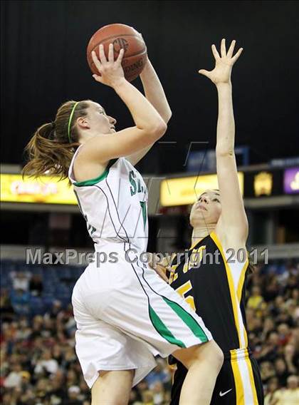 Thumbnail 2 in St. Mary's vs. Del Oro (CIF NorCal D2 Regional Final) photogallery.