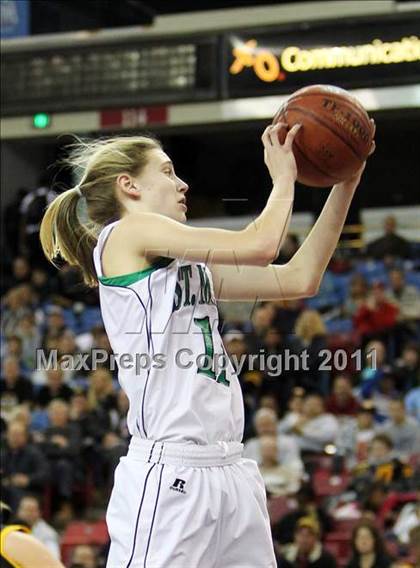Thumbnail 1 in St. Mary's vs. Del Oro (CIF NorCal D2 Regional Final) photogallery.