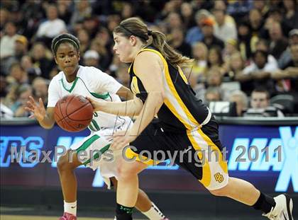 Thumbnail 2 in St. Mary's vs. Del Oro (CIF NorCal D2 Regional Final) photogallery.