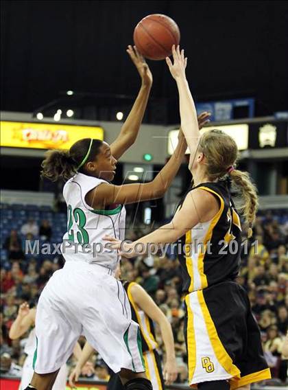 Thumbnail 1 in St. Mary's vs. Del Oro (CIF NorCal D2 Regional Final) photogallery.