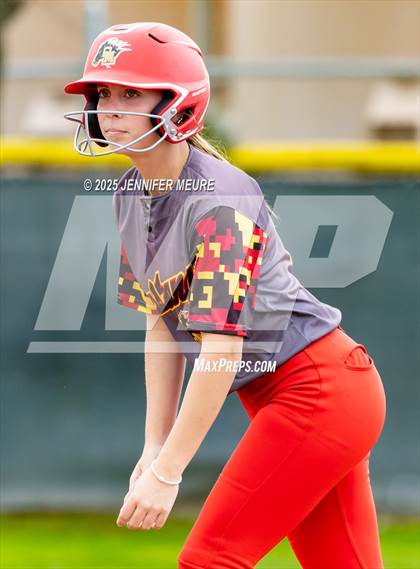 Thumbnail 3 in El Capitan vs. Oakdale photogallery.