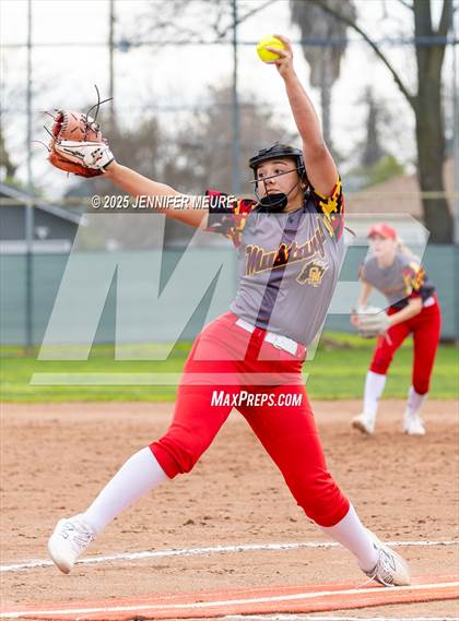 Thumbnail 2 in El Capitan vs. Oakdale photogallery.