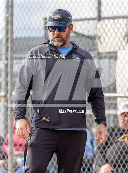 Thumbnail 3 in El Capitan vs. Oakdale photogallery.