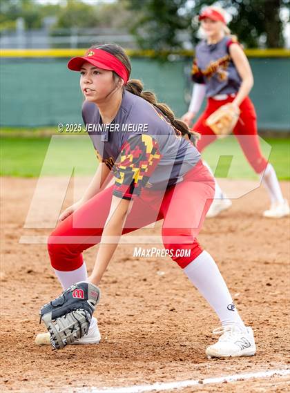 Thumbnail 3 in El Capitan vs. Oakdale photogallery.