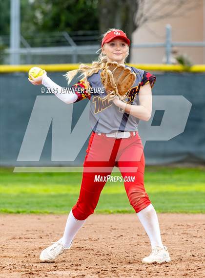 Thumbnail 2 in El Capitan vs. Oakdale photogallery.