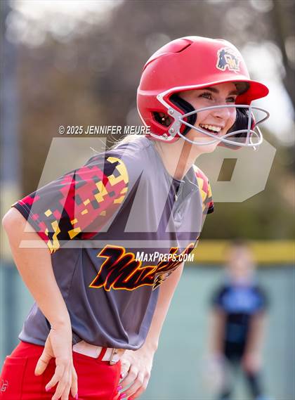 Thumbnail 1 in El Capitan vs. Oakdale photogallery.