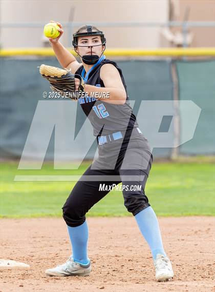 Thumbnail 1 in El Capitan vs. Oakdale photogallery.