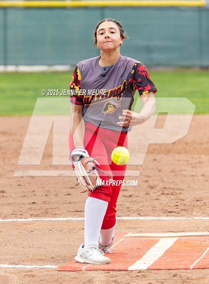 Thumbnail 2 in El Capitan vs. Oakdale photogallery.