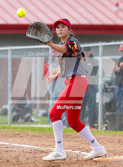 Thumbnail 2 in El Capitan vs. Oakdale photogallery.