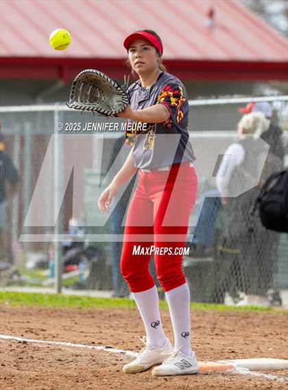 Thumbnail 2 in El Capitan vs. Oakdale photogallery.