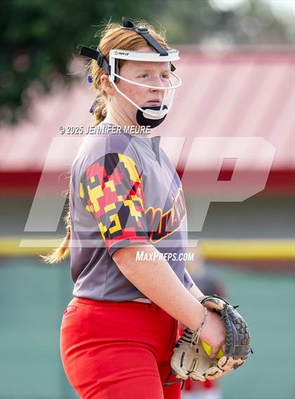 Thumbnail 1 in El Capitan vs. Oakdale photogallery.