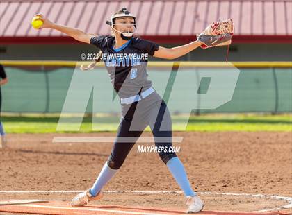 Thumbnail 1 in El Capitan vs. Oakdale photogallery.