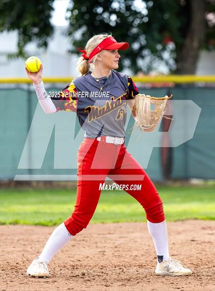Thumbnail 1 in El Capitan vs. Oakdale photogallery.