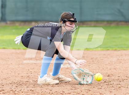 Thumbnail 3 in El Capitan vs. Oakdale photogallery.