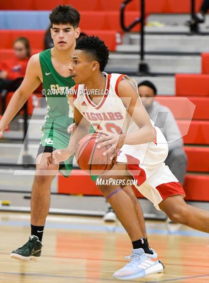 Thumbnail 1 in Skyline vs South Mountain (PUHSD Coyote Classic Tournament) photogallery.