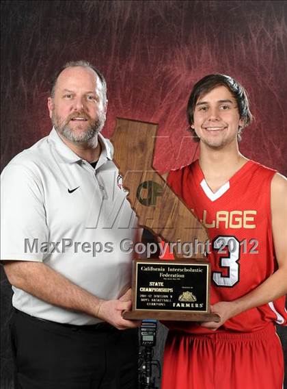 Thumbnail 2 in Village Christian (CIF State D5 Award Photos) photogallery.