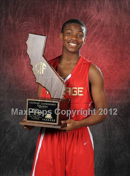 Thumbnail 2 in Village Christian (CIF State D5 Award Photos) photogallery.