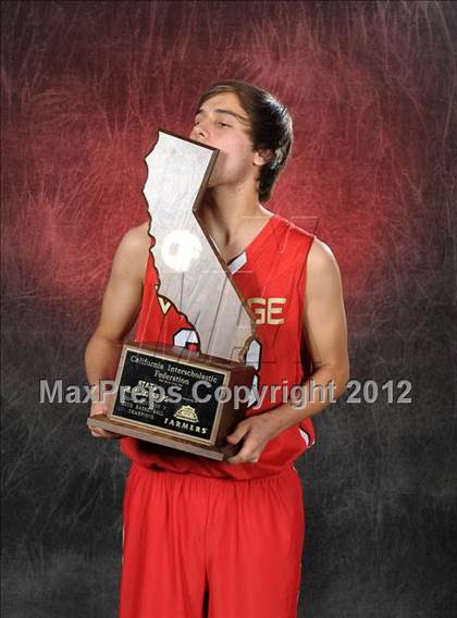 Thumbnail 2 in Village Christian (CIF State D5 Award Photos) photogallery.