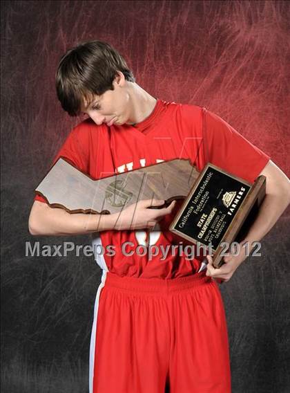 Thumbnail 1 in Village Christian (CIF State D5 Award Photos) photogallery.