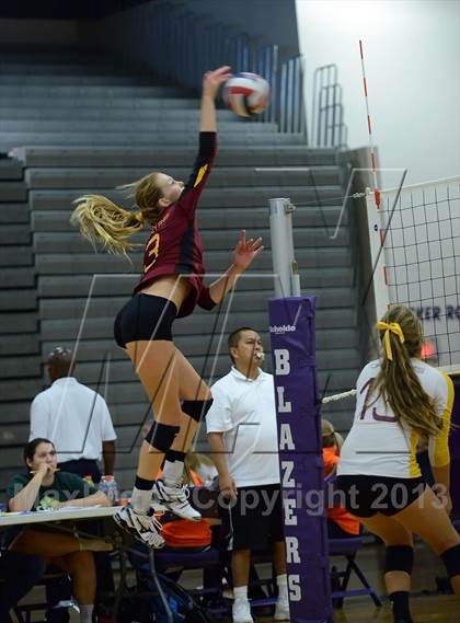 Thumbnail 2 in Torrey Pines vs. Kamehameha (Durango Fall Classic) photogallery.