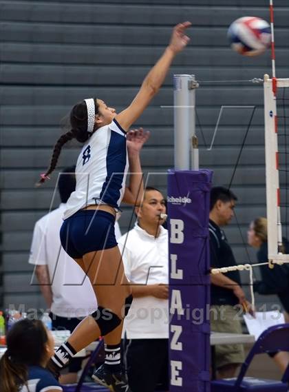 Thumbnail 2 in Torrey Pines vs. Kamehameha (Durango Fall Classic) photogallery.